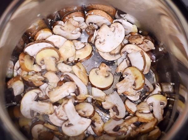 Instant Pot Chicken Marsala - Step 2